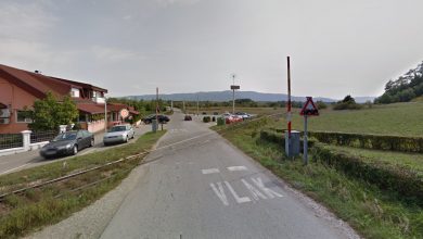 Photo of UREĐAJ ZA OSIGURANJE ŽELJEZNIČKO-CESTOVNOG PRIJELAZA ŽEJINCI TRENUTAČNO IZVAN FUNKCIJE REGULACIJE PROMETA