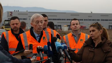 Photo of Radovi na asfaltiranju ceste u gospodarskoj zoni u općini Luka privode se kraju
