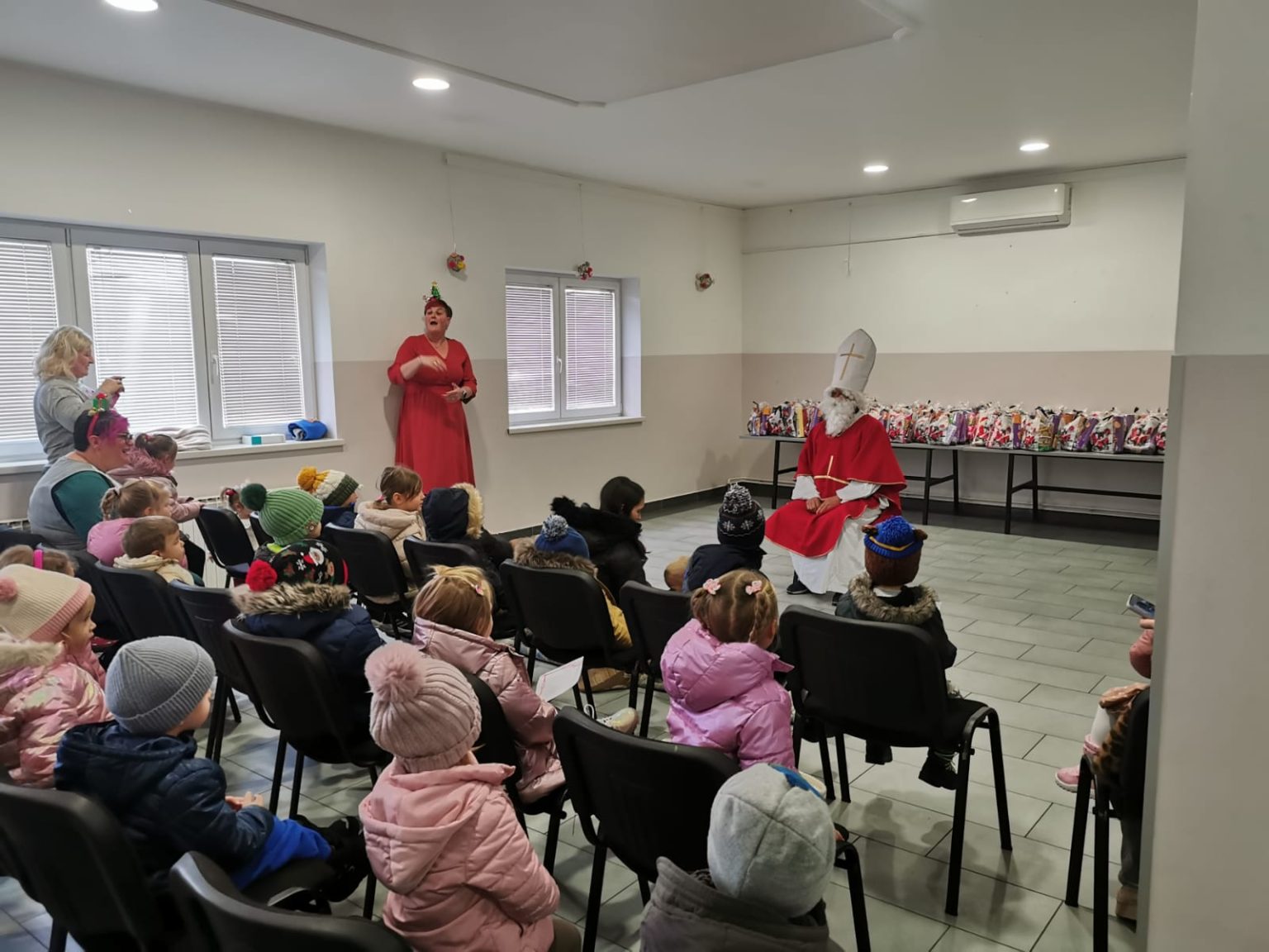 SVETI NIKOLA POSJETIO DJECU U VRTIĆU U LUKI